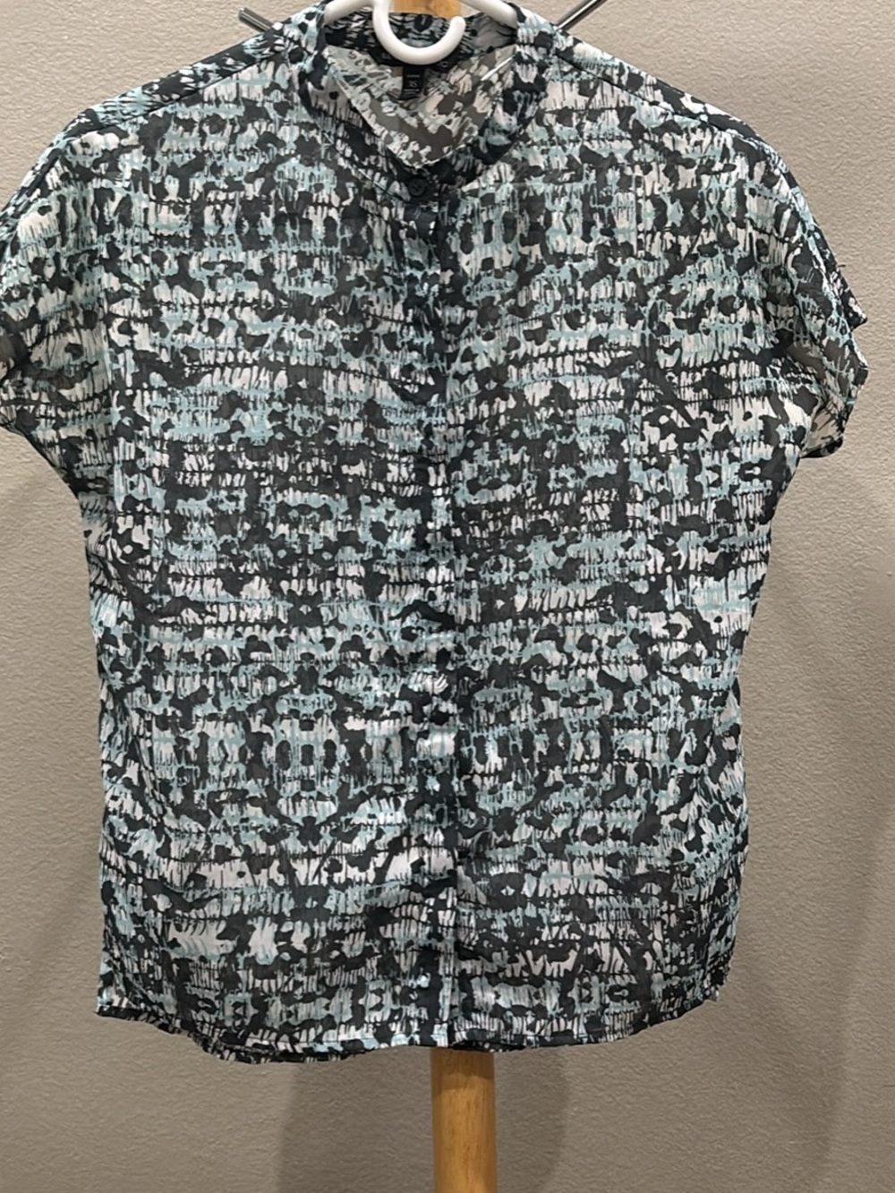 Banana Republic Blue & Black Abstract Print Button-Up
